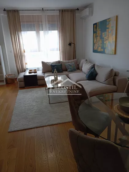 Tadije Sondermajera | 4zida.rs