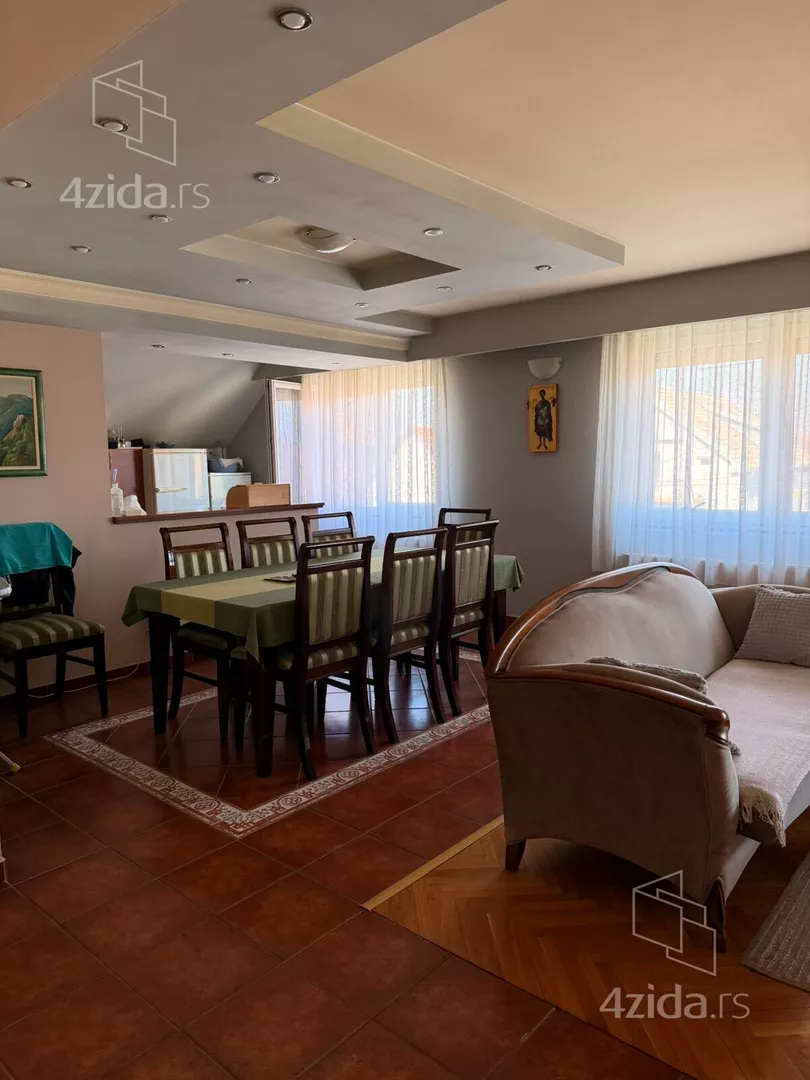 3-etažna kuća | 4zida