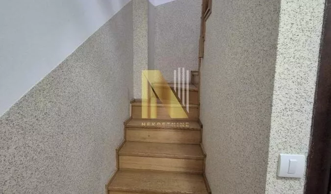 Četvoroiposoban stan | 4zida