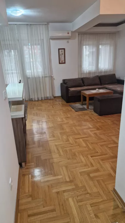 Vojvode Micka Krstića 1 | 4zida.rs
