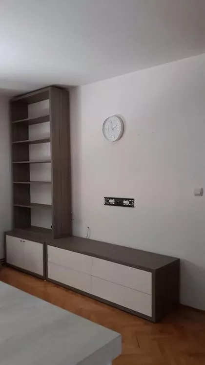Crveni Pevac | 4zida.rs