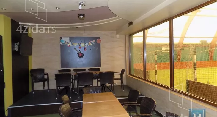 Poslovni prostor | 4zida