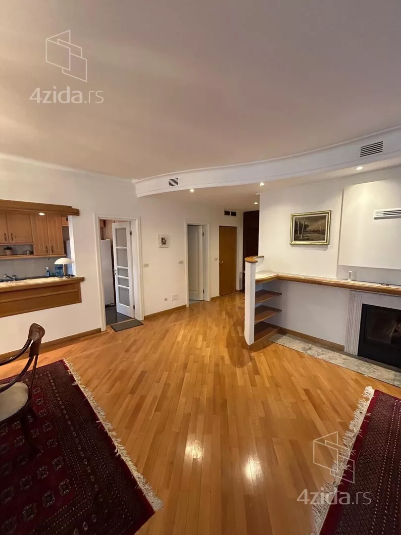 Četvoroiposoban stan | 4zida