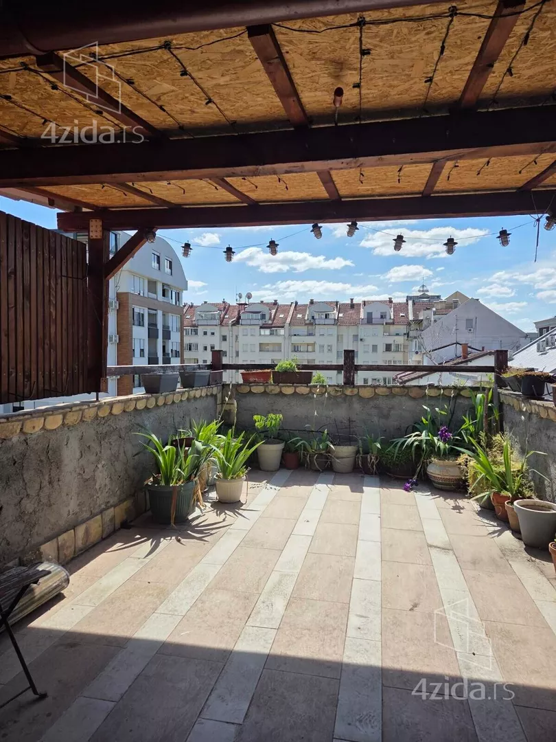 Četvorosoban stan | 4zida