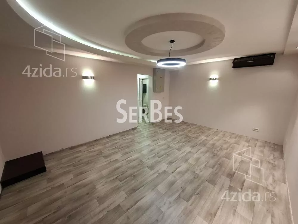 Lokal | 4zida