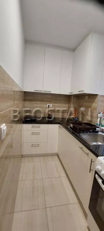 Zvecanska | 4zida.rs