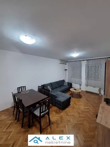 Jovana Subotića | 4zida.rs