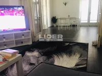 Šestoiposoban stan | 4zida