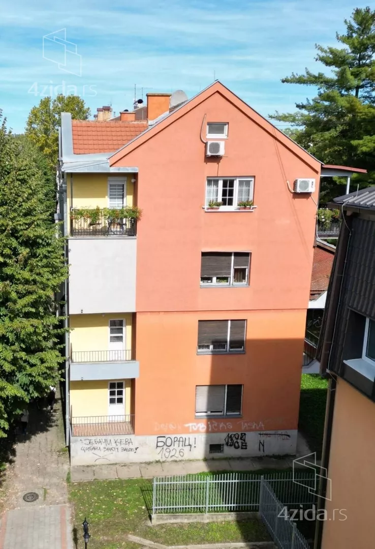 Petosoban stan | 4zida