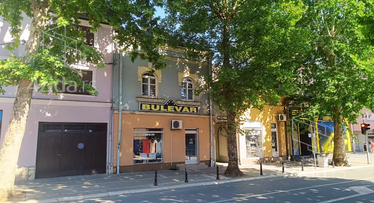 Poslovna zgrada | 4zida