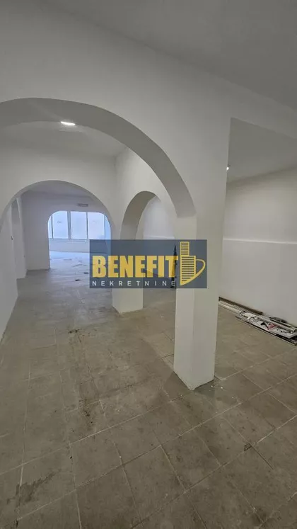 Stari Banovci | 4zida.rs