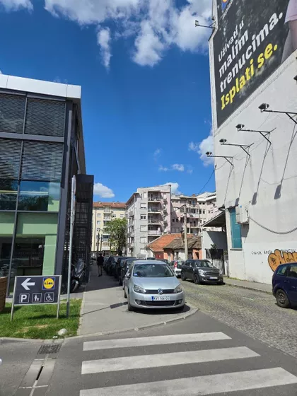Porečka 9 | 4zida.rs