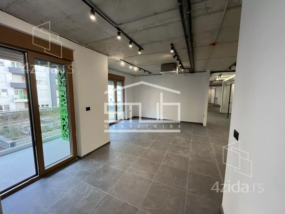 Poslovni prostor | 4zida