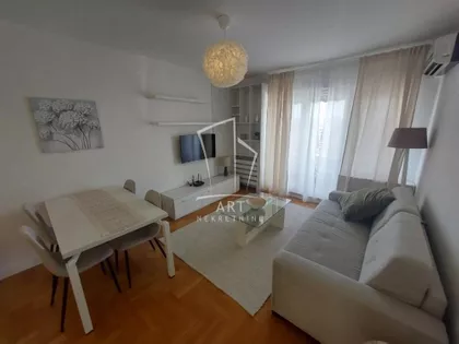 Sazonova | 4zida.rs