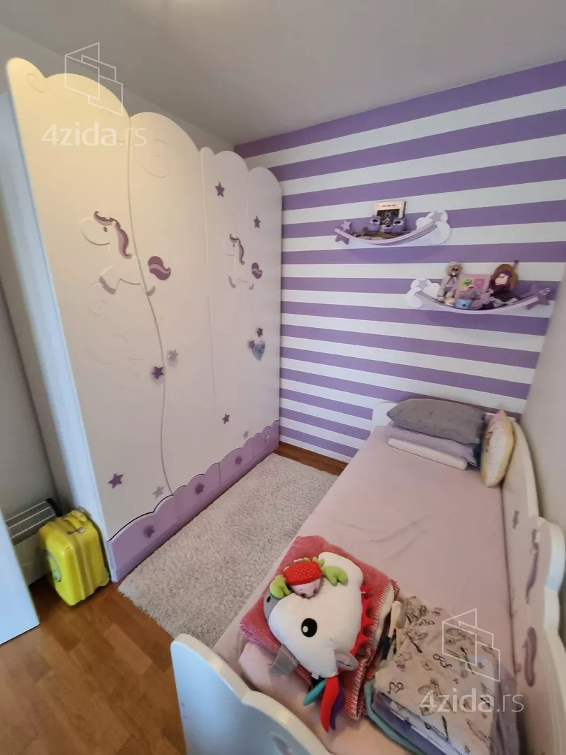 Četvoroiposoban stan | 4zida