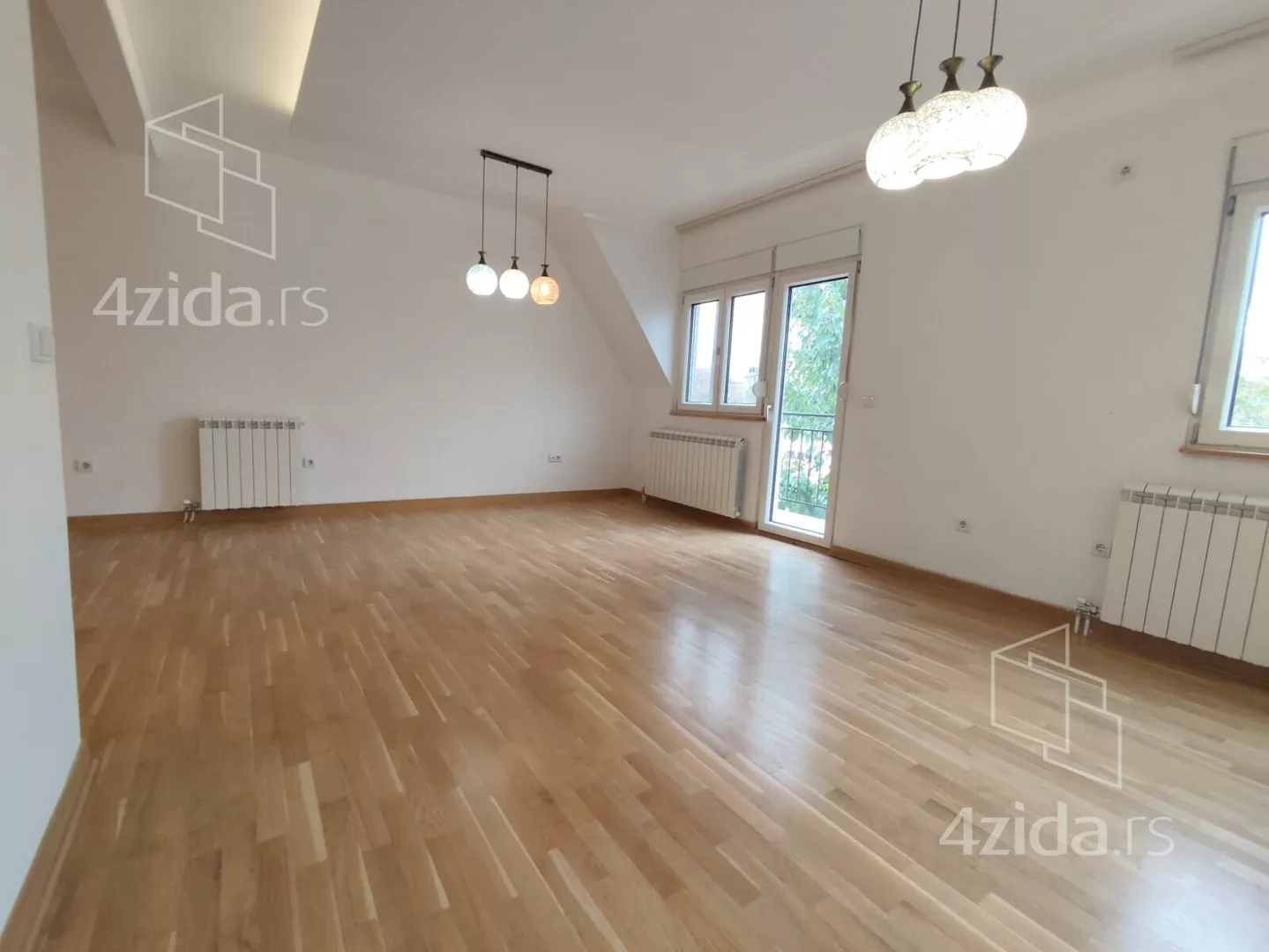 Petosoban stan | 4zida