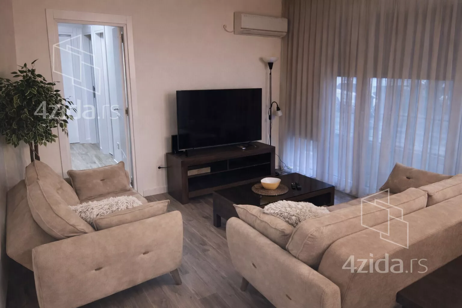 Trosoban stan | 4zida