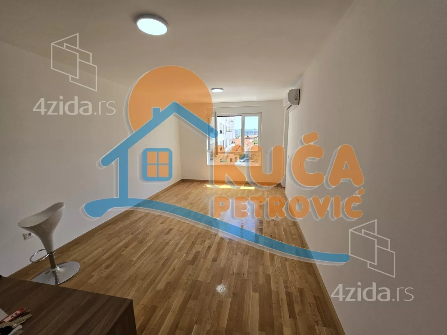 Lokal | 4zida