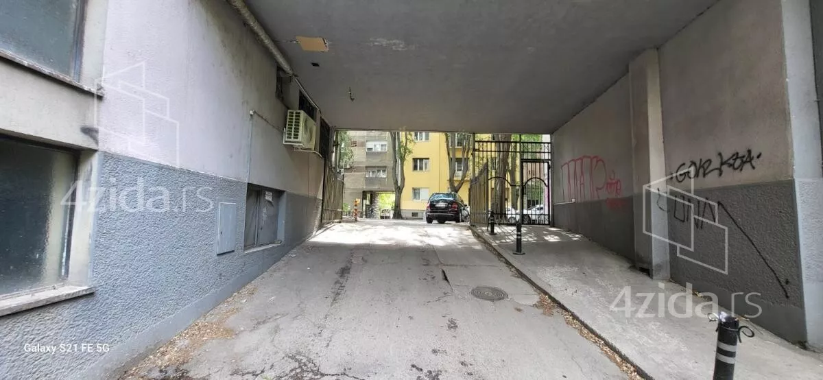 Garaža | 4zida