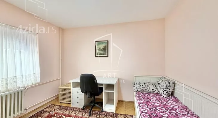 Petosoban stan | 4zida