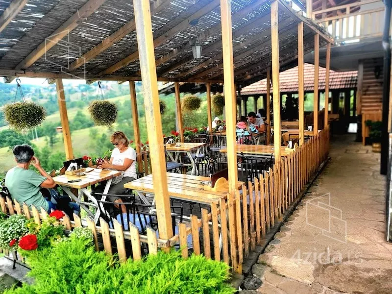 Ugostiteljski objekat | 4zida