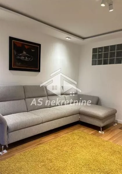 Krunski Venac | 4zida.rs