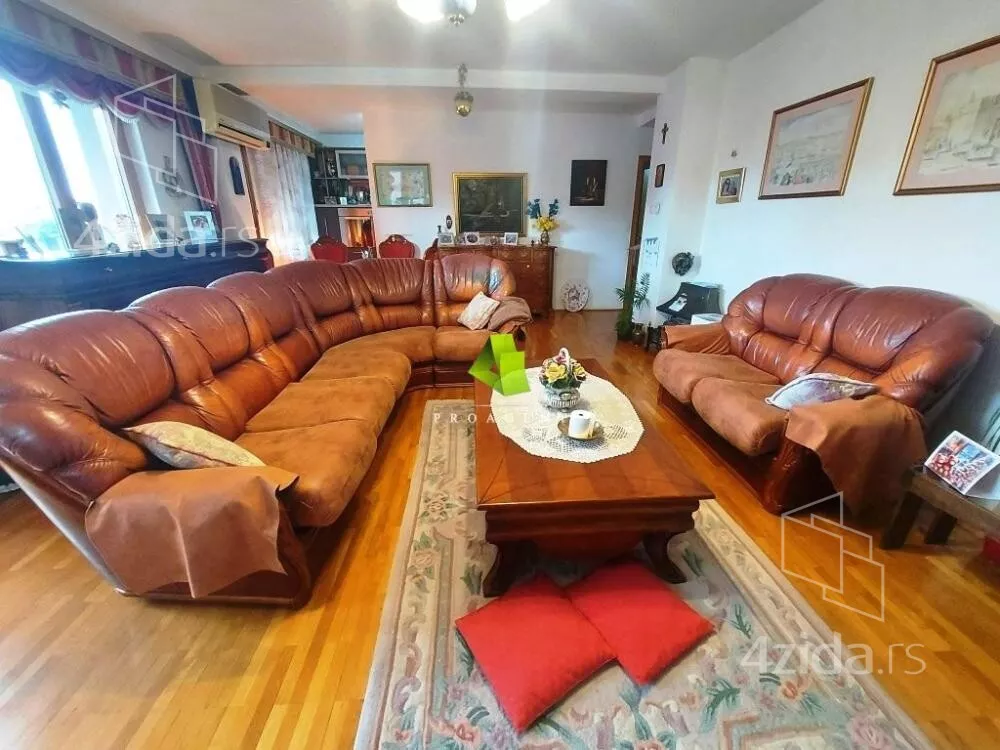 Troiposoban stan | 4zida