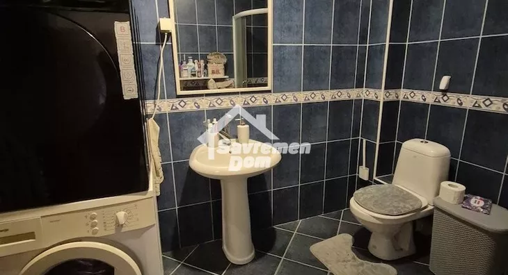 Šestosoban stan | 4zida