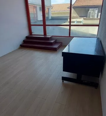 Lokal | 4zida