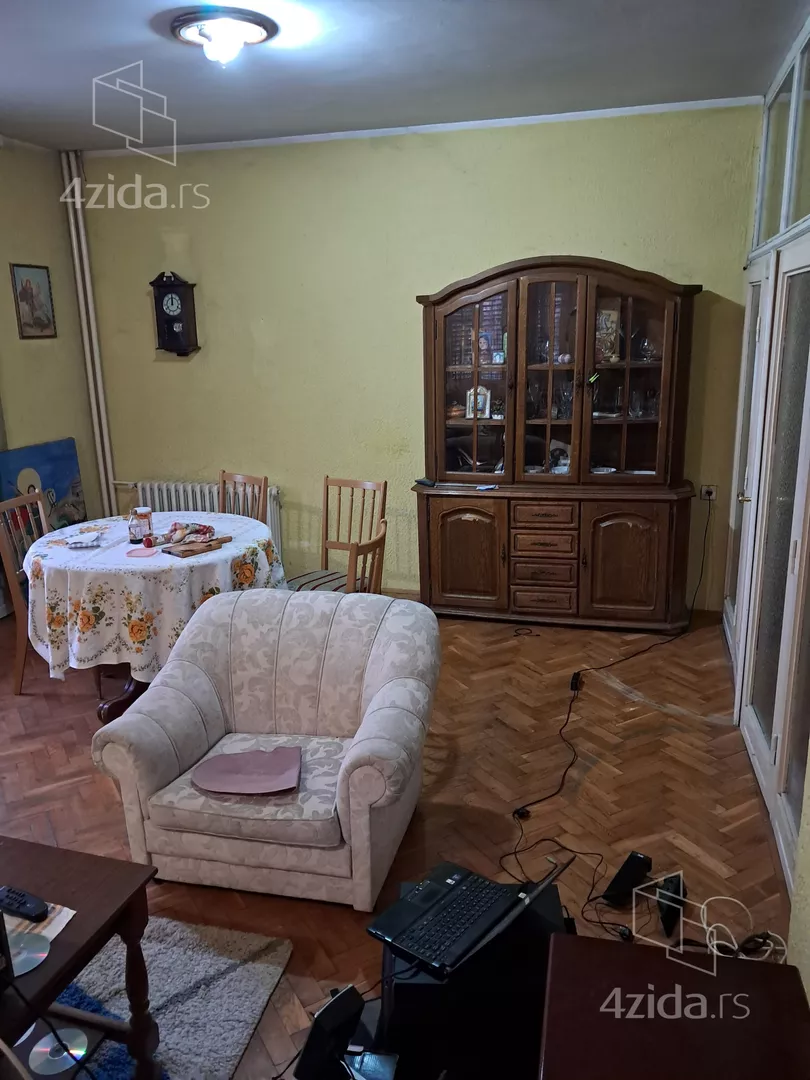 4-etažna kuća | 4zida