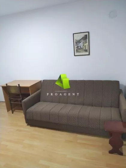 Crveni Pevac | 4zida.rs