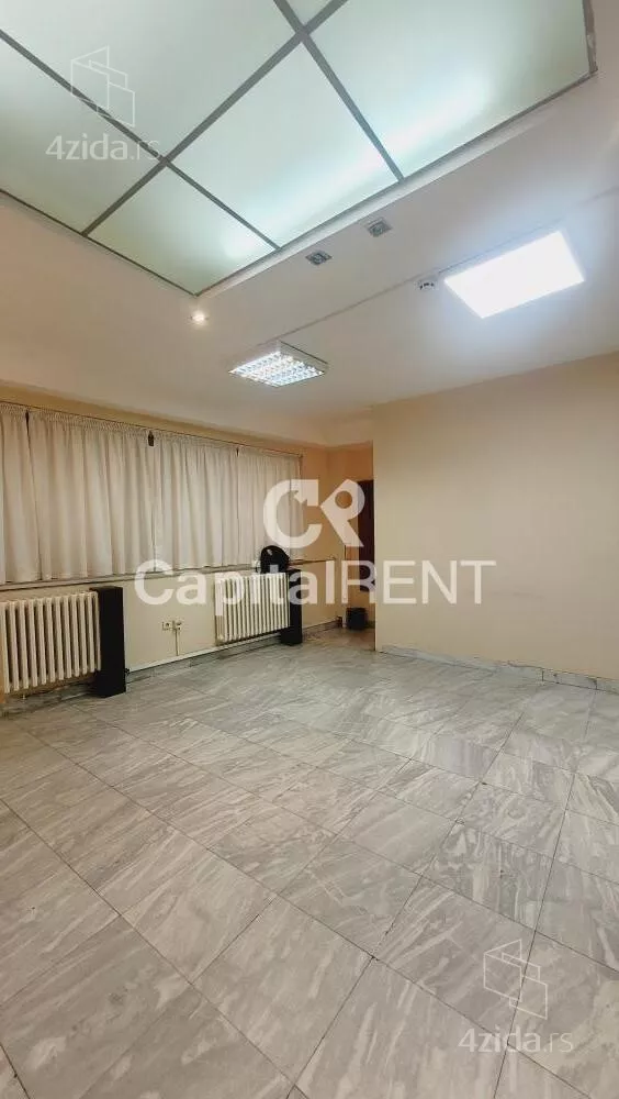 Poslovna zgrada | 4zida