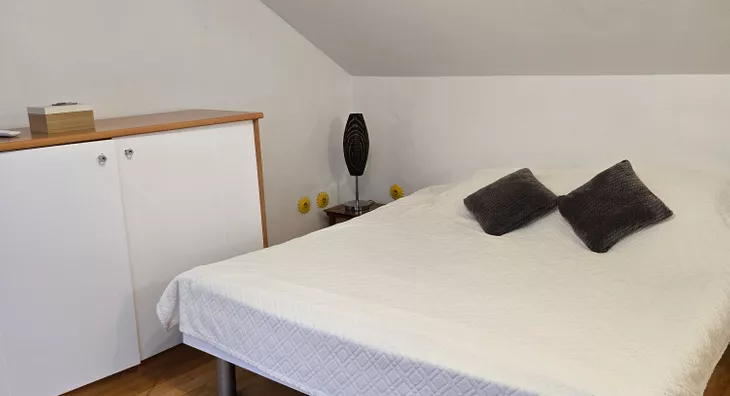 Šestosoban stan | 4zida