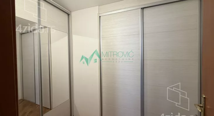 Četvoroiposoban stan | 4zida