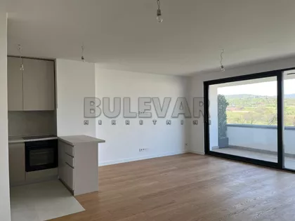 Janisa Janulisa | 4zida.rs