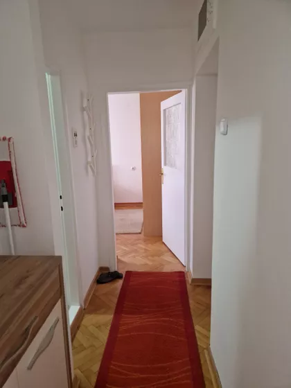 Crveni Pevac | 4zida.rs