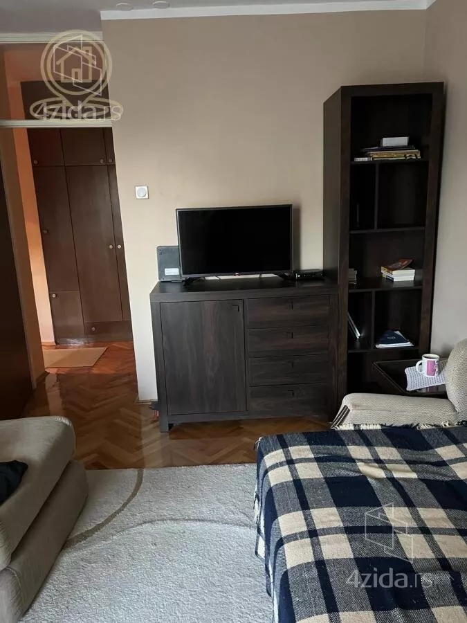 Četvoroiposoban stan | 4zida