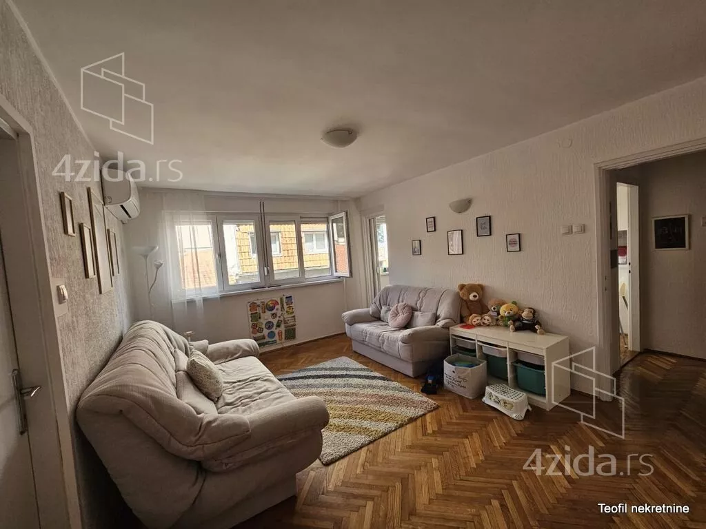 Dvoiposoban stan | 4zida