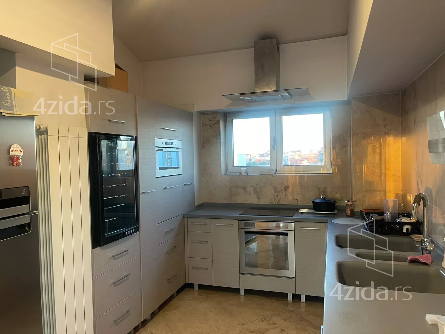 Troiposoban stan | 4zida