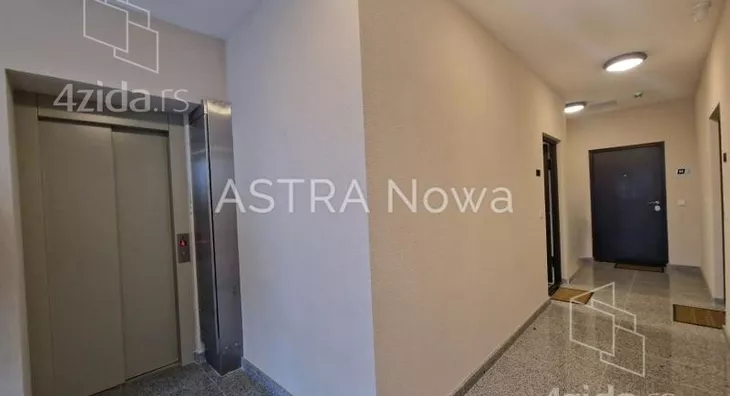 Sedmosoban stan | 4zida