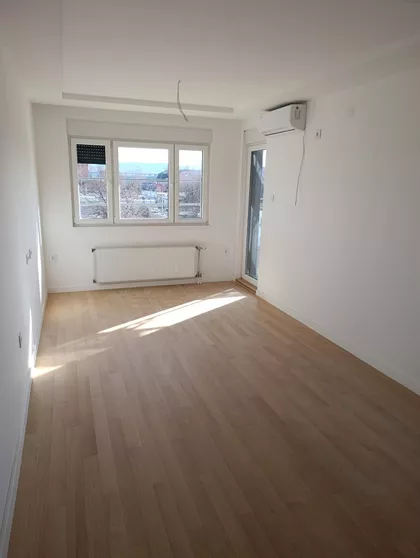 Bate Brkića | 4zida.rs