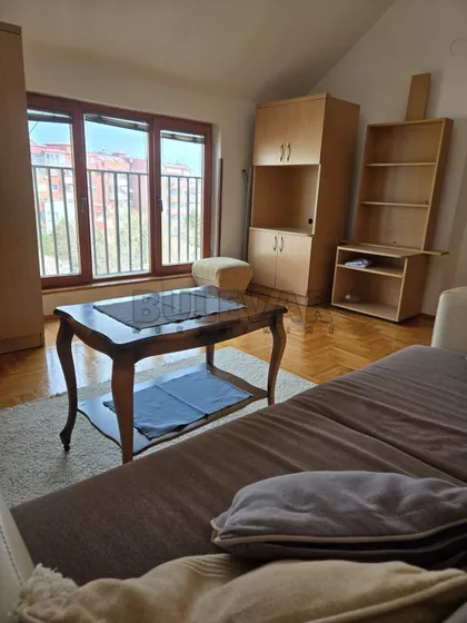 Hajduk Veljkova | 4zida.rs