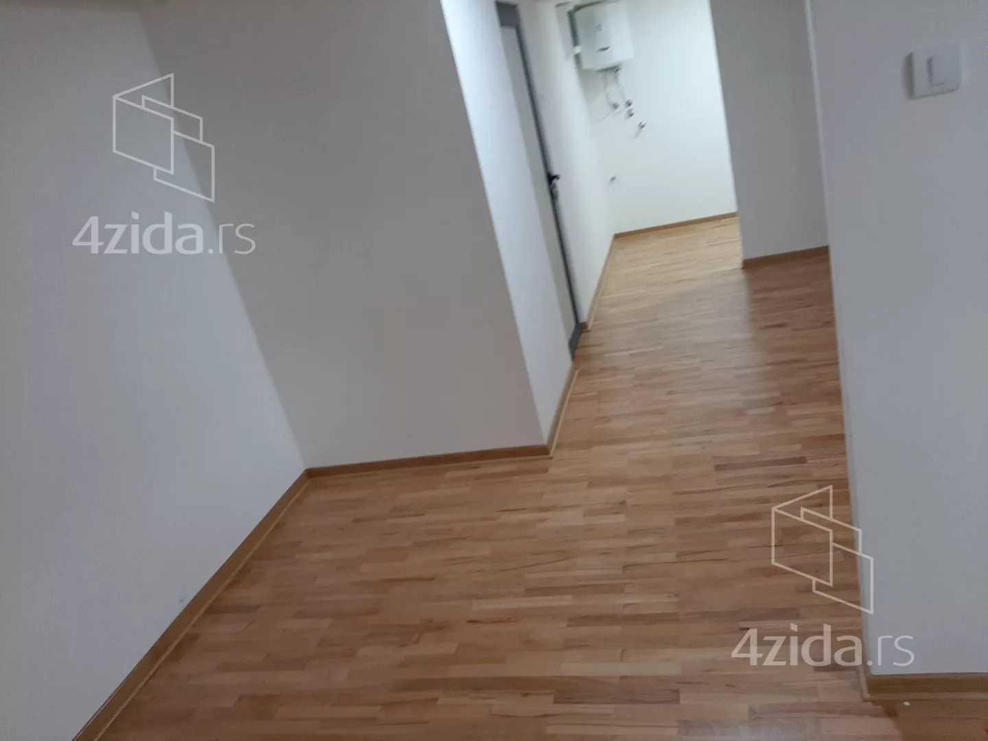 Lokal | 4zida