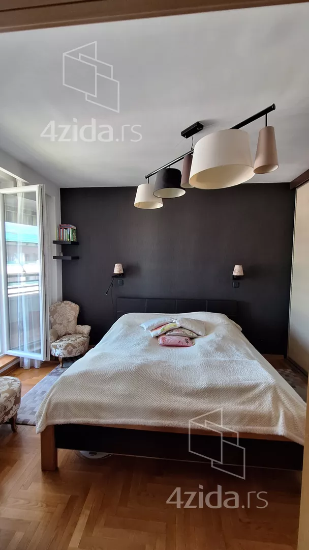 Četvoroiposoban stan | 4zida