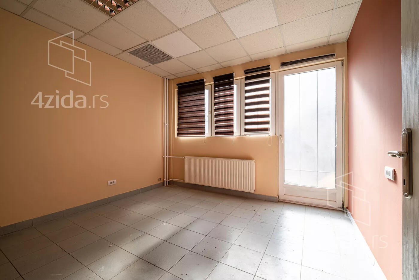 Poslovna zgrada | 4zida