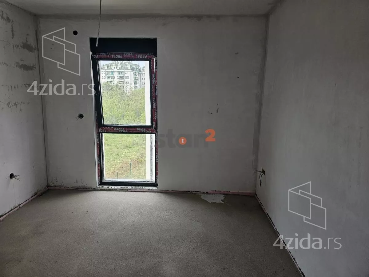 Troiposoban stan | 4zida