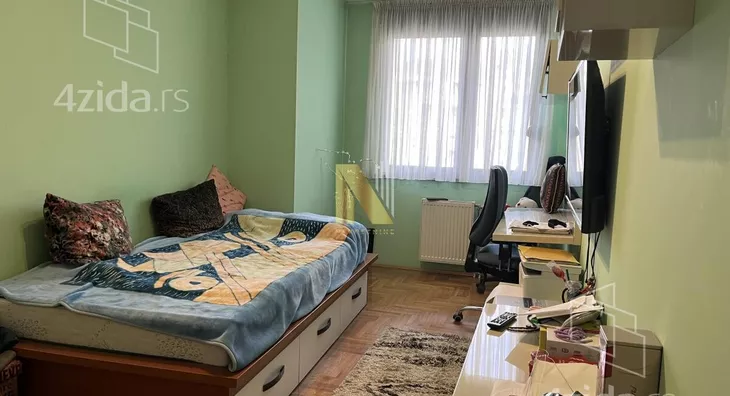 Petosoban stan | 4zida