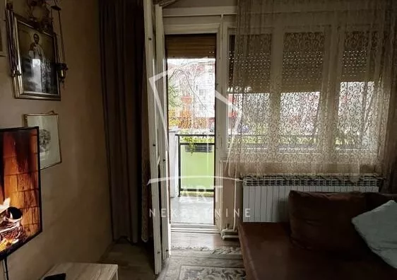 Šestosoban stan | 4zida