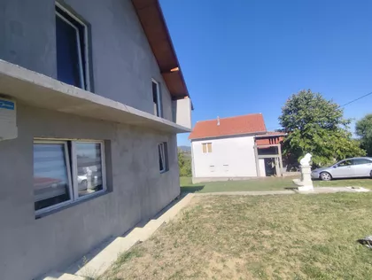 Lipovički Put | 4zida.rs