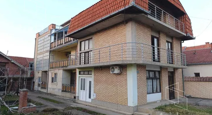 3-etažna kuća | 4zida